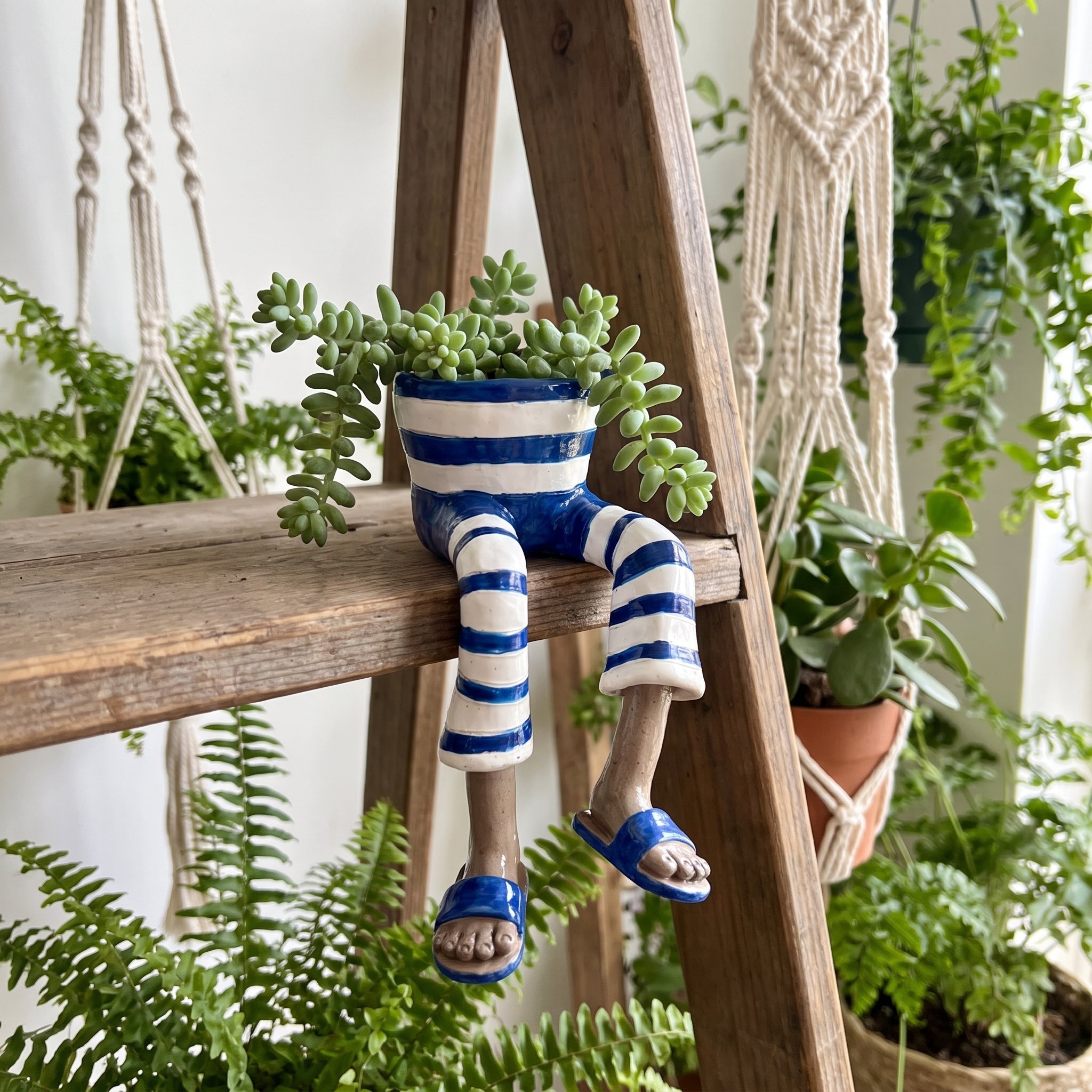 Handmade Dangling-Legs Plant Pot