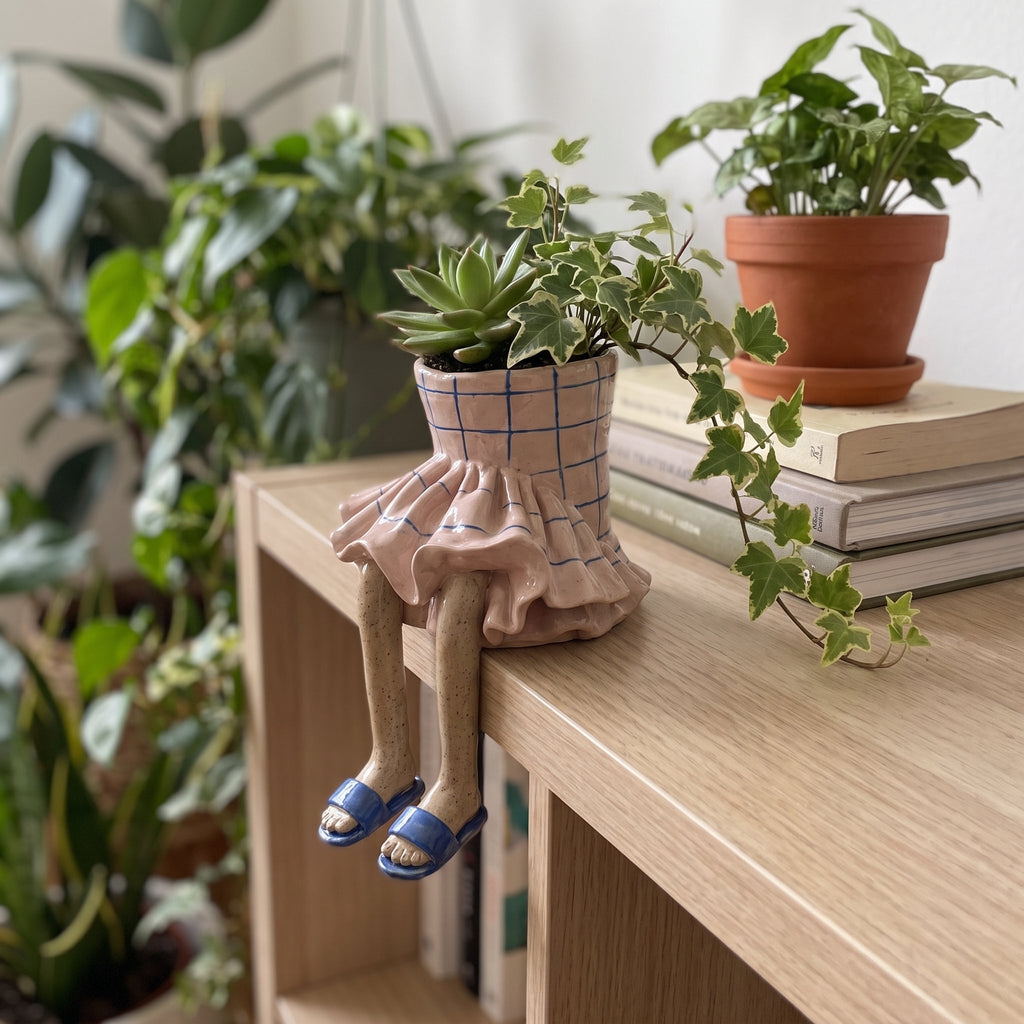 Handmade Dangling-Legs Plant Pot